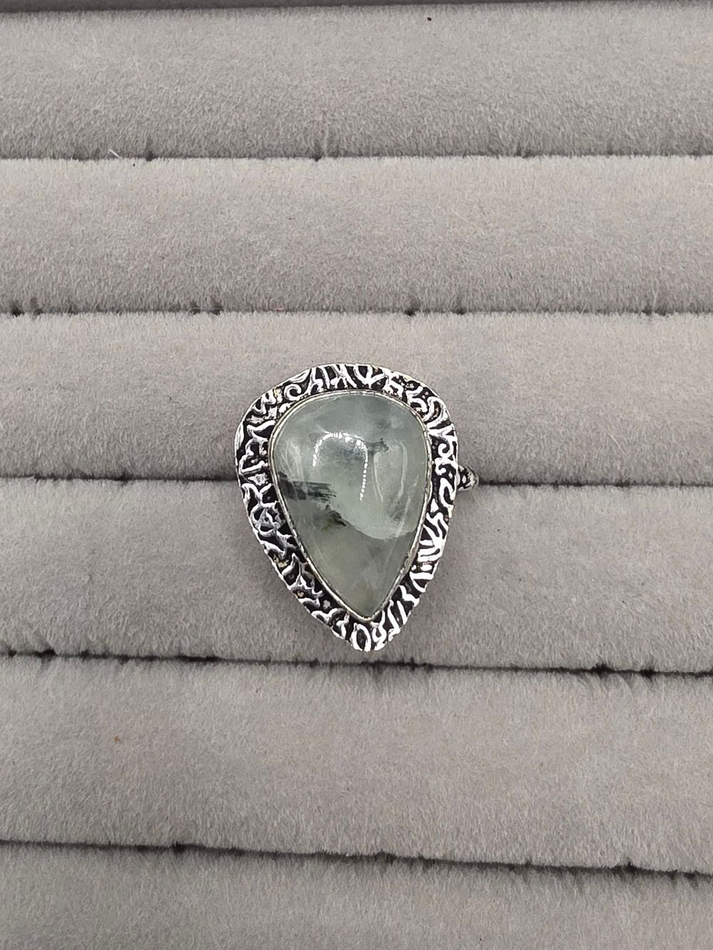 Silver Plated Teardrop Pale Prenhite Gemstone Ring Size 7 1/4
